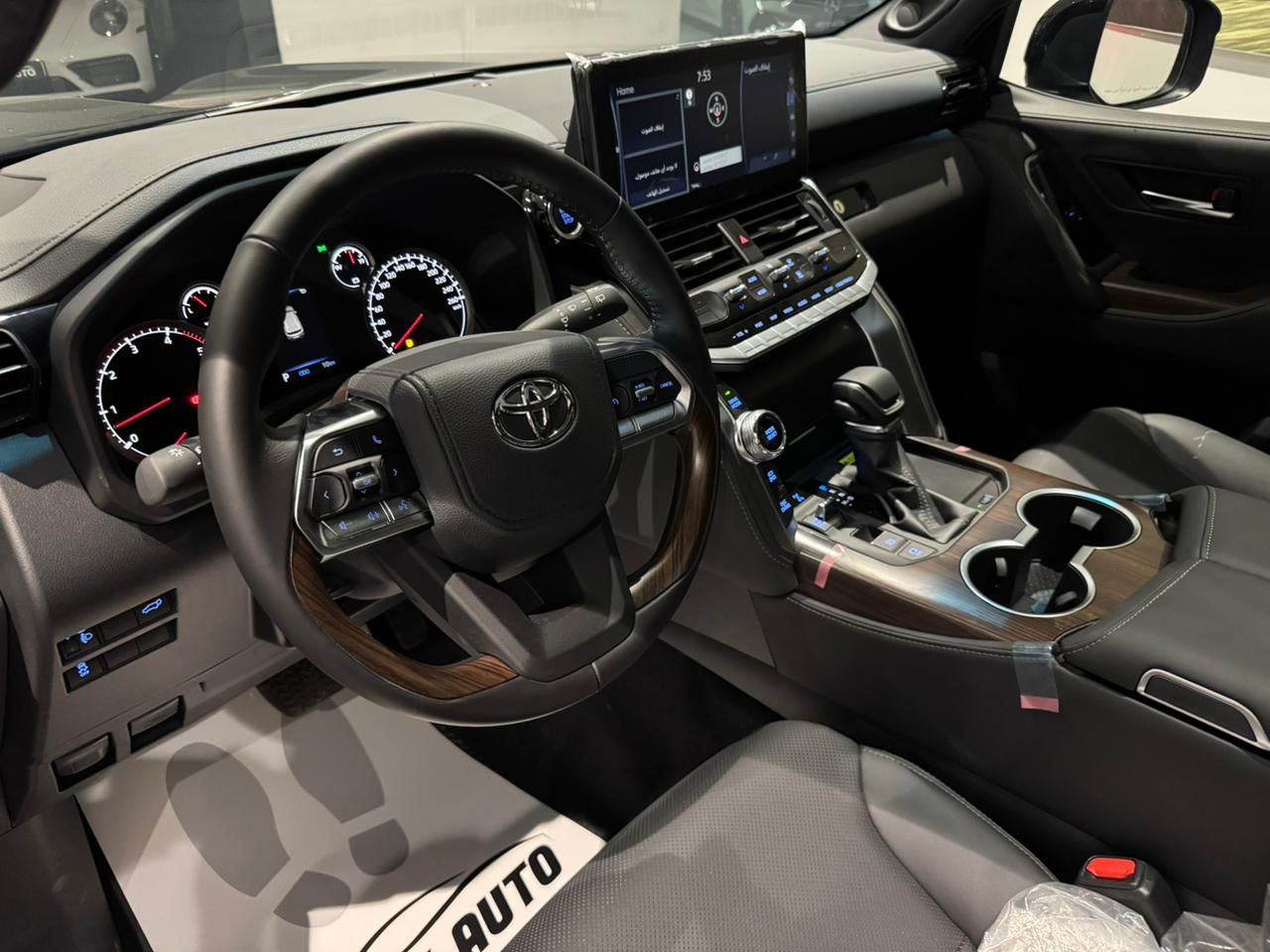 Lazrak auto Toyota land cruiser gxr 2025 